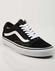 ZAPATILLAS VANS VANS OLD SKOOL en color Negro