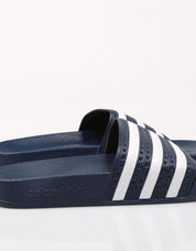 CHANCLAS ADIDAS ORIGINALS ADILETTE en color Azul marino