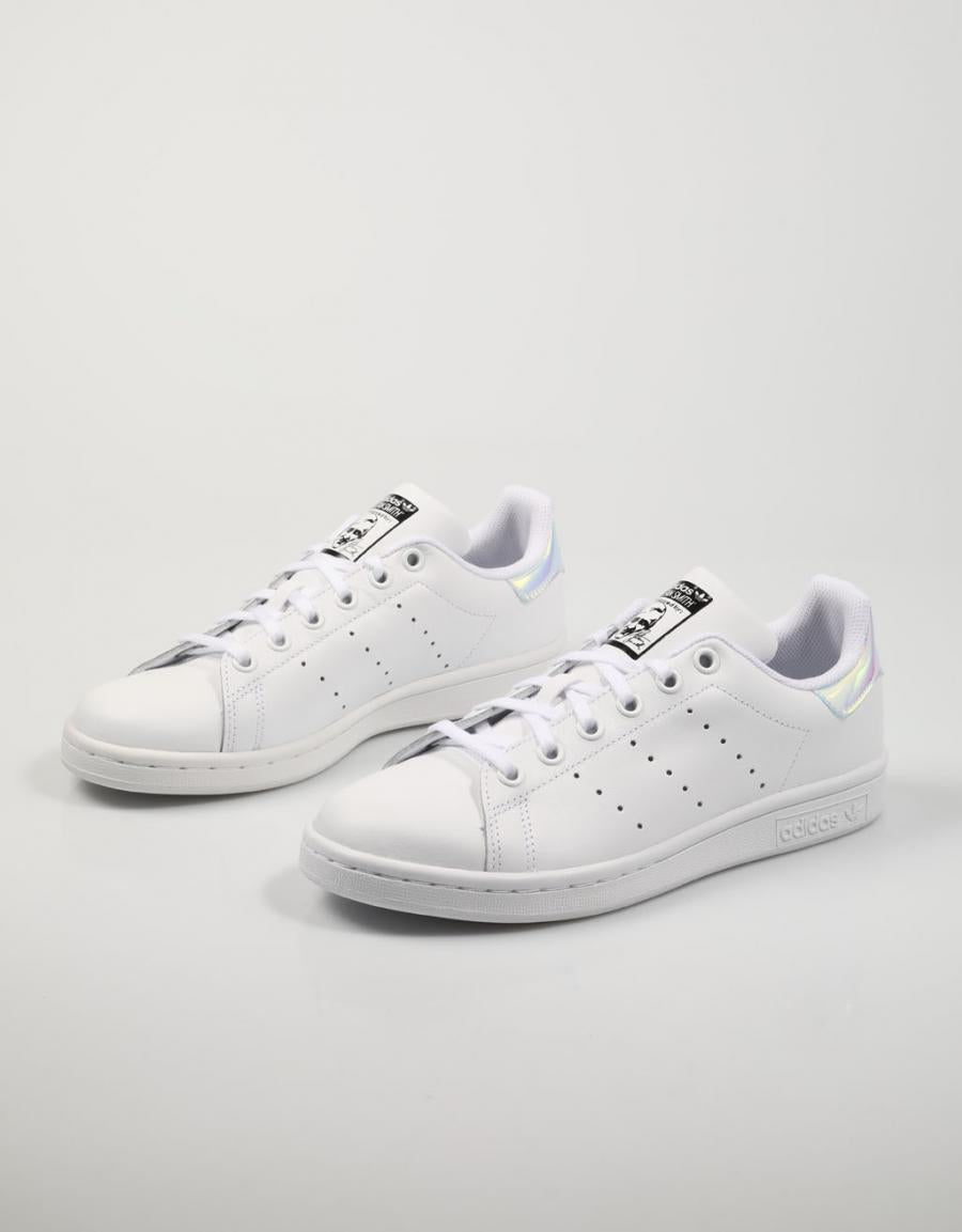 ZAPATILLAS ADIDAS ORIGINALS STAN en color Blanco
