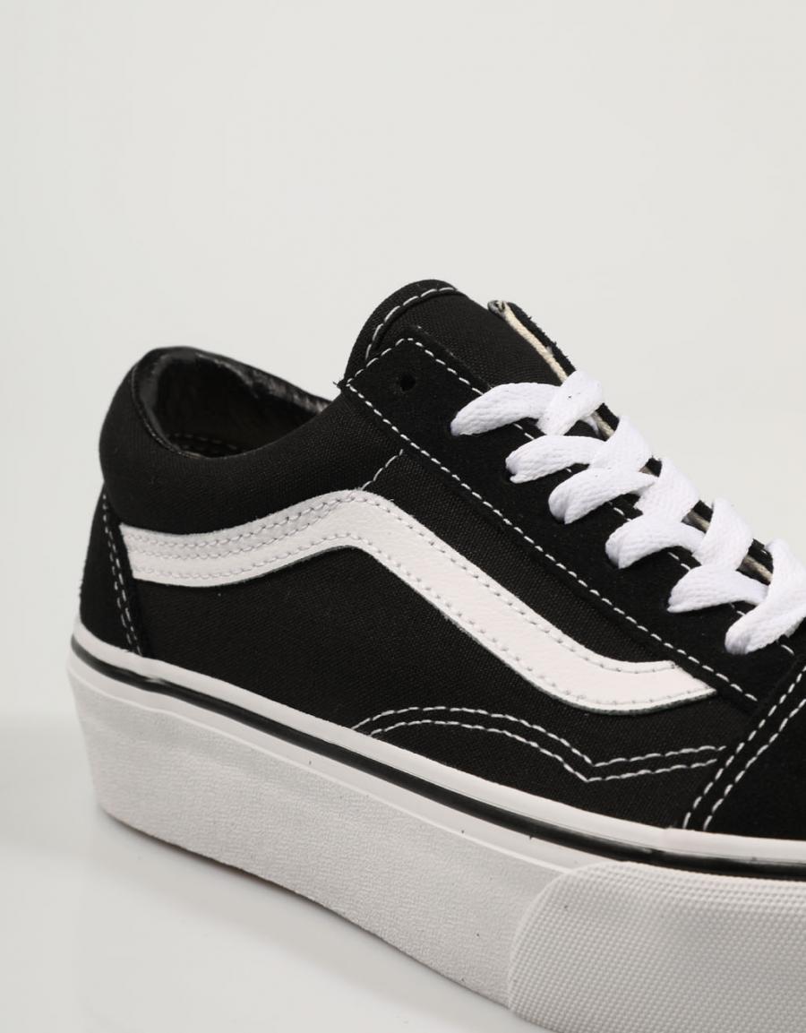 ZAPATILLAS VANS OLD SKOOL en color Negro