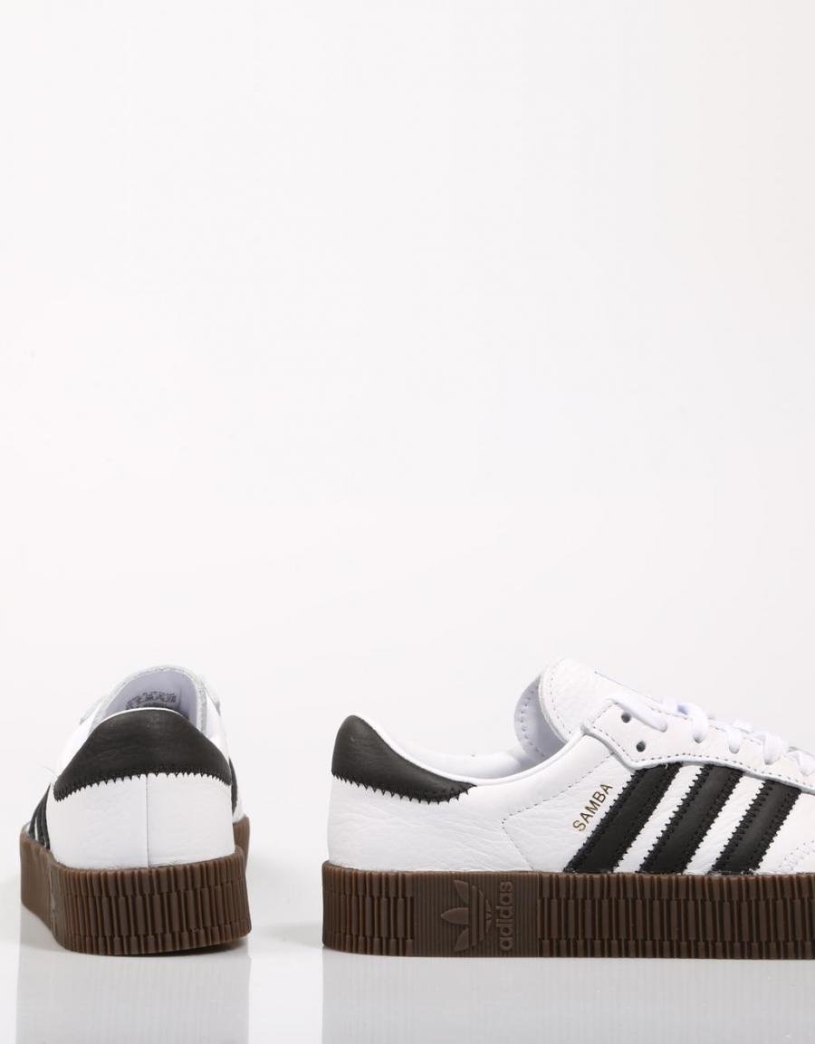 ZAPATILLAS ADIDAS ORIGINALS SAMBAROSE W en color Blanco
