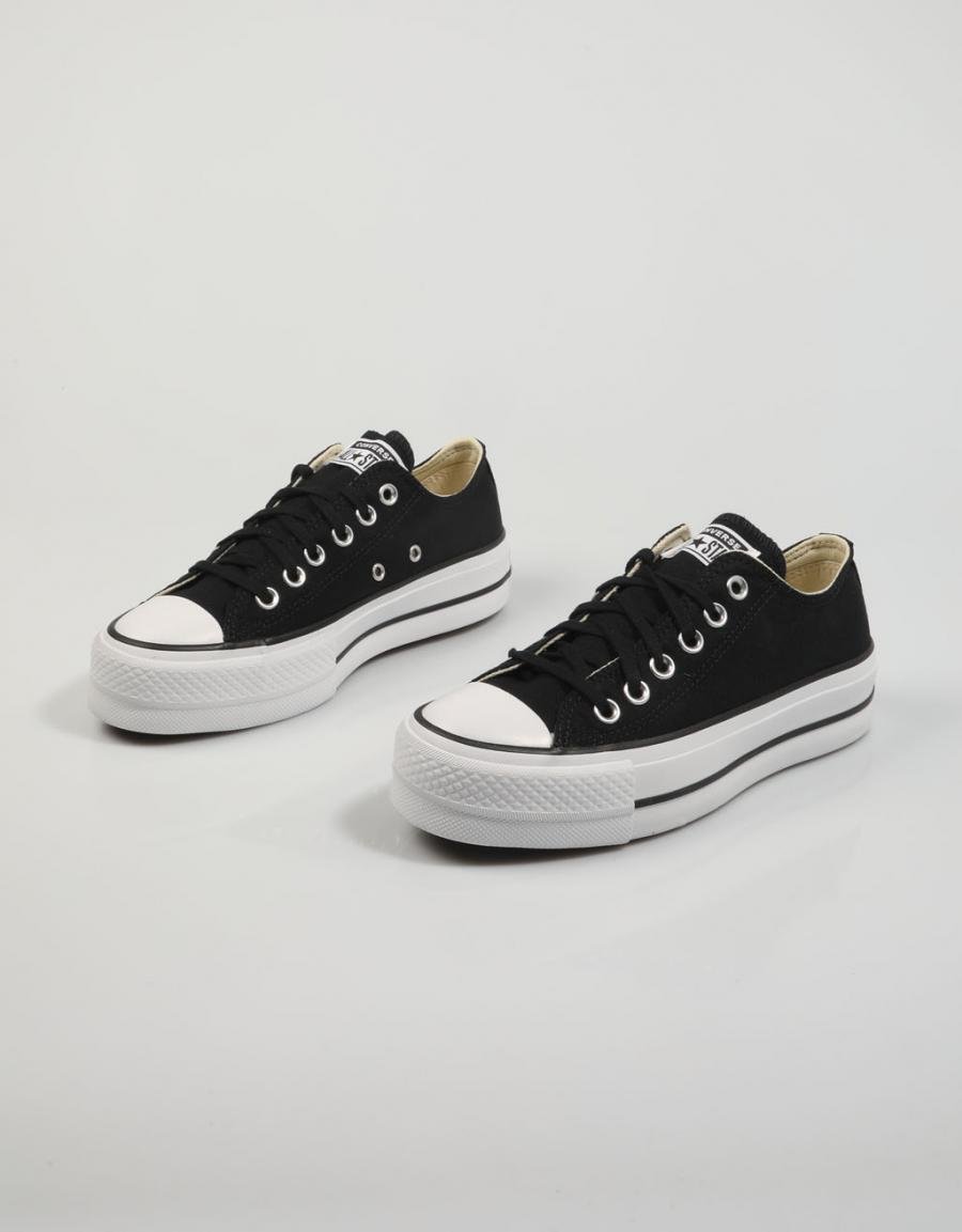 ZAPATILLAS CONVERSE CHUCK en color Negro