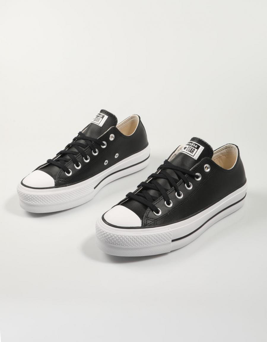 ZAPATILLAS CONVERSE CHUCK en color Negro
