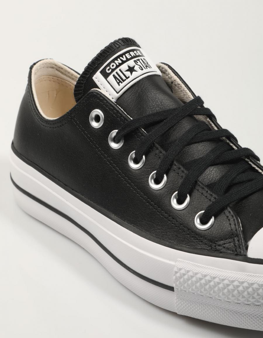 ZAPATILLAS CONVERSE CHUCK en color Negro