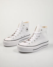 ZAPATILLAS CONVERSE CHUCK en color Blanco