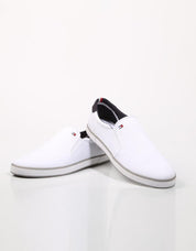 ZAPATILLAS TOMMY HILFIGER ICONIC SLIP ON SNEAKER en color Blanco