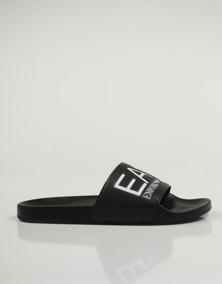 CHANCLAS ARMANI EXCHANGE XCP001 en color Negro