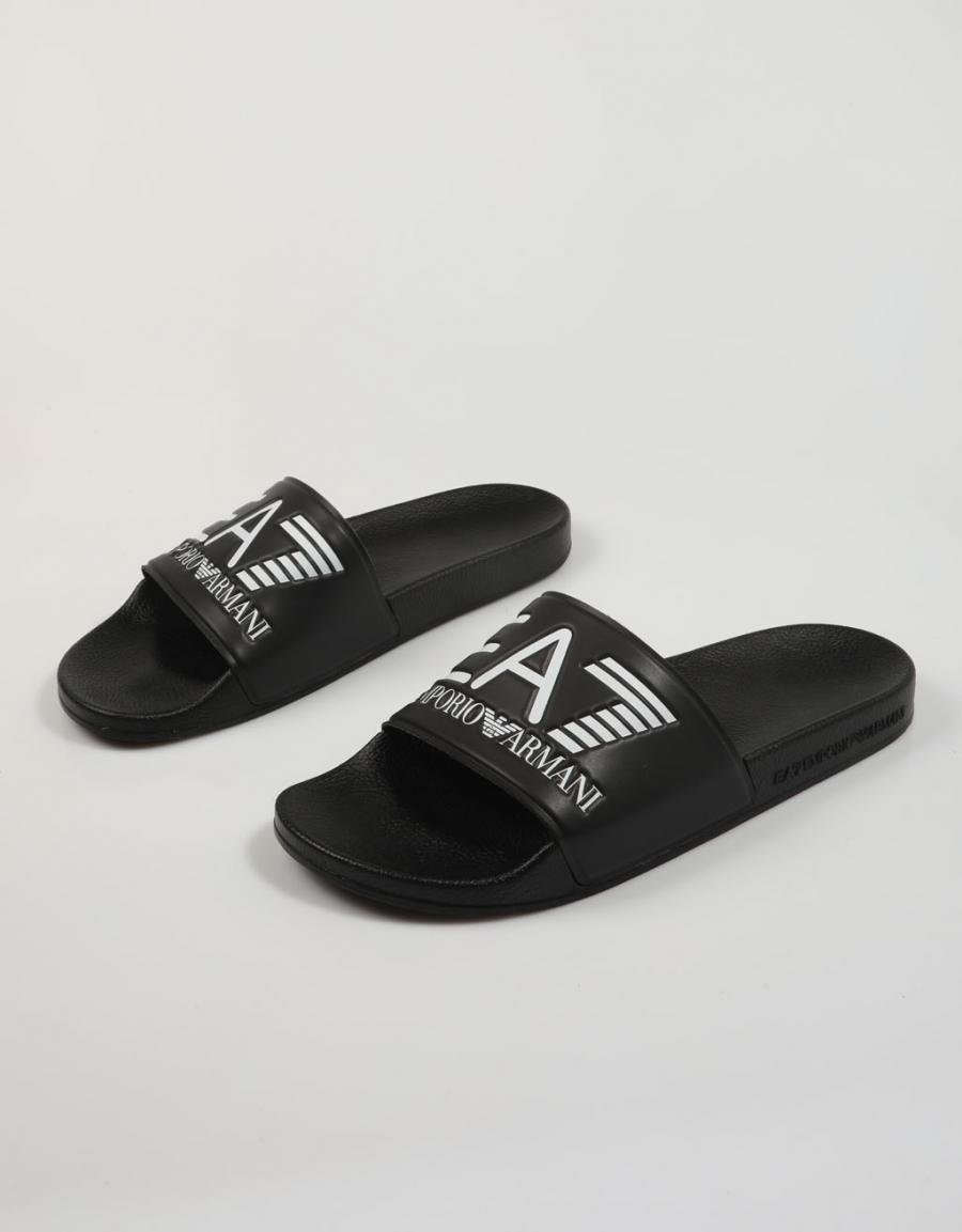 CHANCLAS ARMANI EXCHANGE XCP001 en color Negro