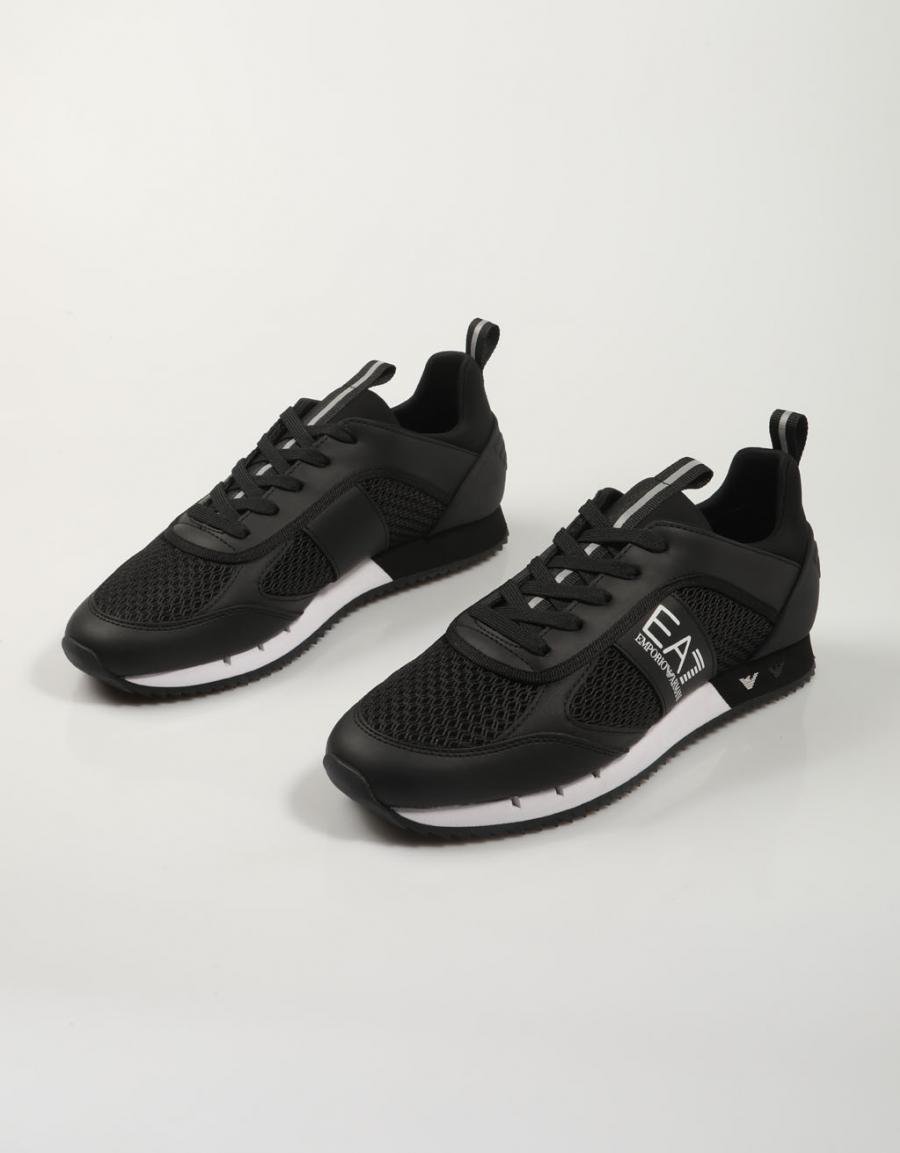 ZAPATILLAS ARMANI EA7 CASUAL en color Negro