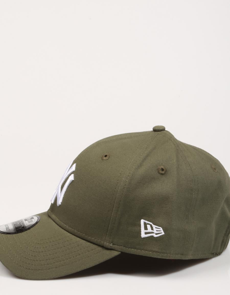 GORRA NEW ERA LEAGUE ESSENT.NEW YORK YANKEES en color Kaki