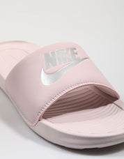CHANCLAS NIKE VICTORI en color Rosa