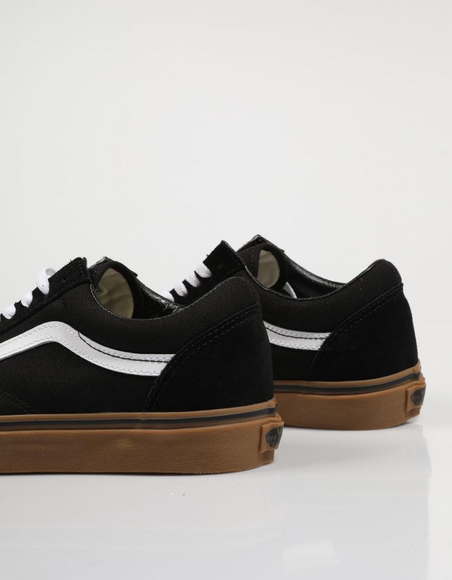 ZAPATILLAS VANS OLD SKOOL en color Negro