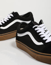 ZAPATILLAS VANS OLD SKOOL en color Negro