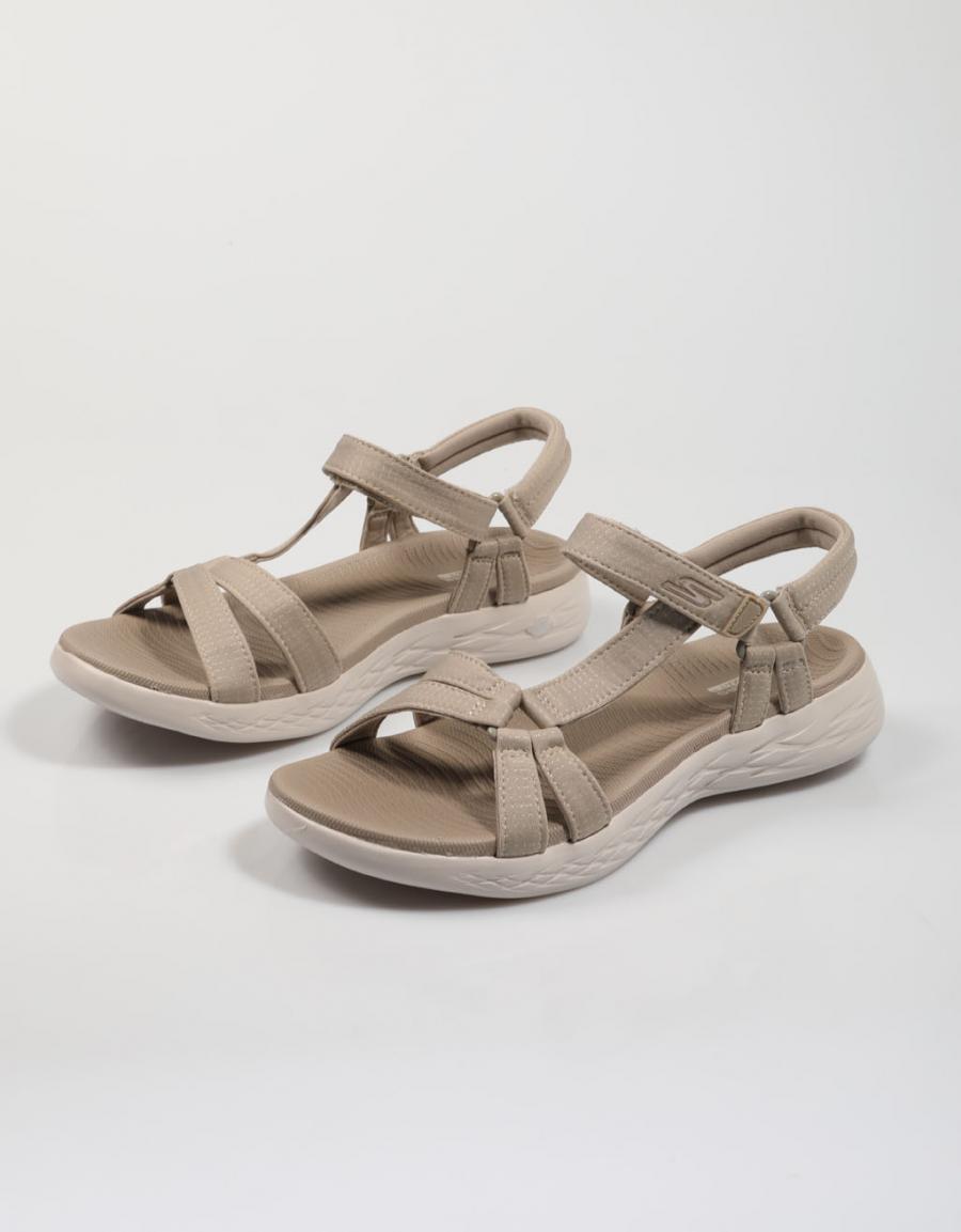SANDALIAS SKECHERS 15316 en color Beige