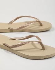 CHANCLAS HAVAIANAS SLIM en color Beige