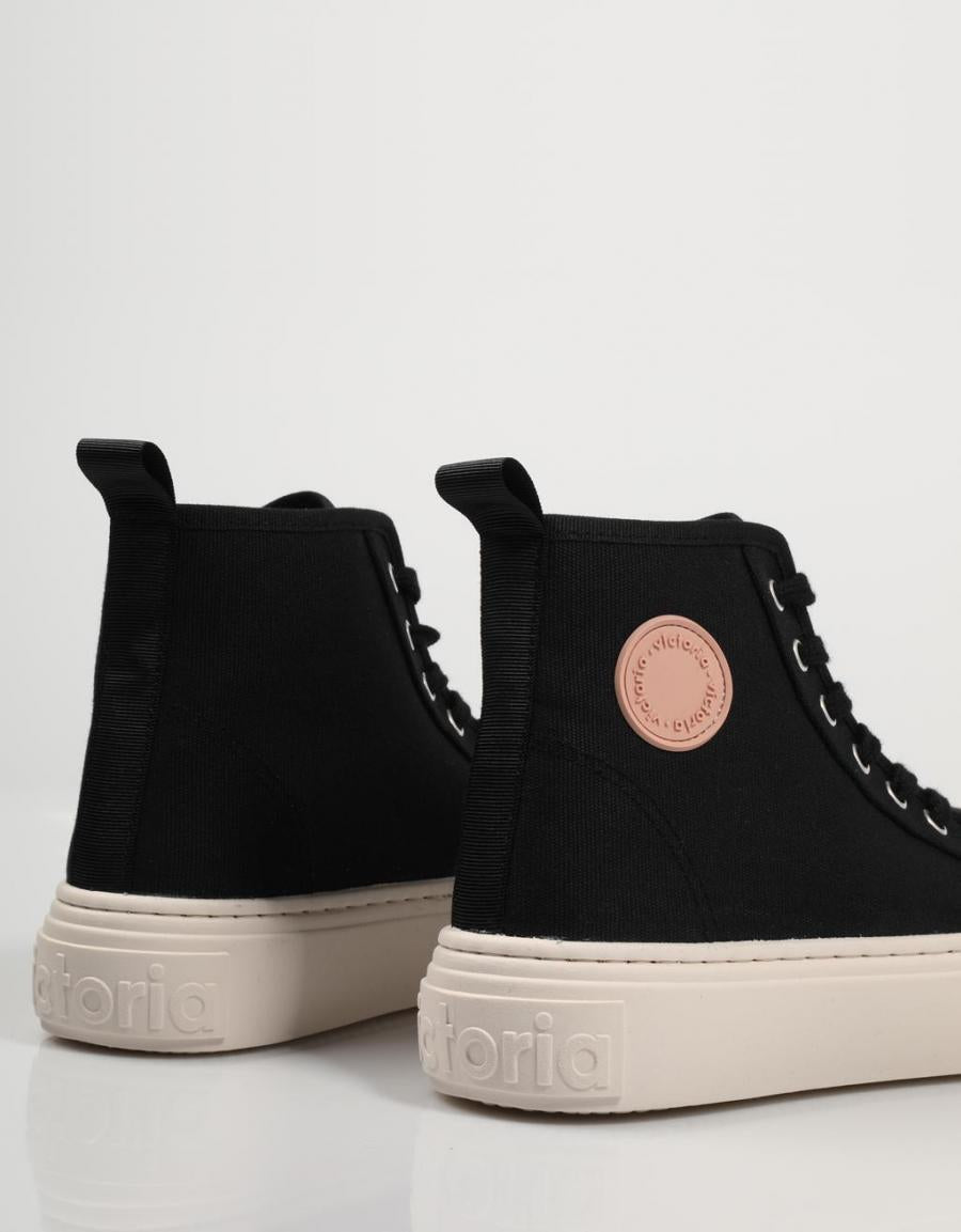 ZAPATILLAS VICTORIA 1270100 en color Negro