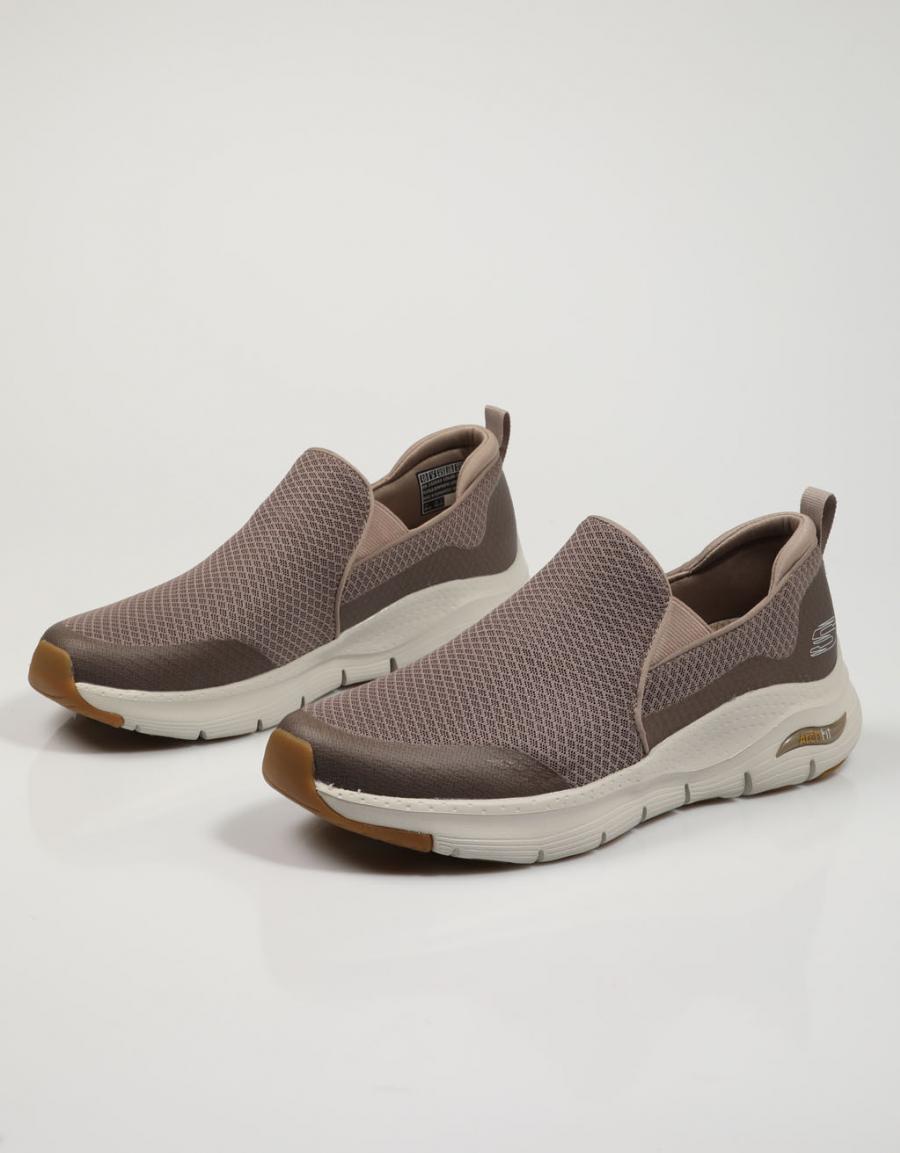 ZAPATILLAS SKECHERS ARCH en color Beige