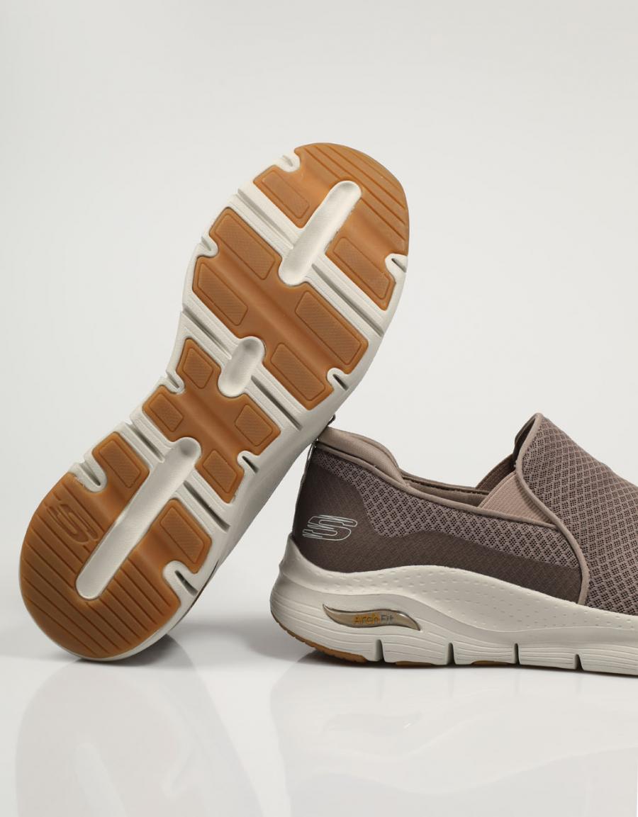 ZAPATILLAS SKECHERS ARCH en color Beige