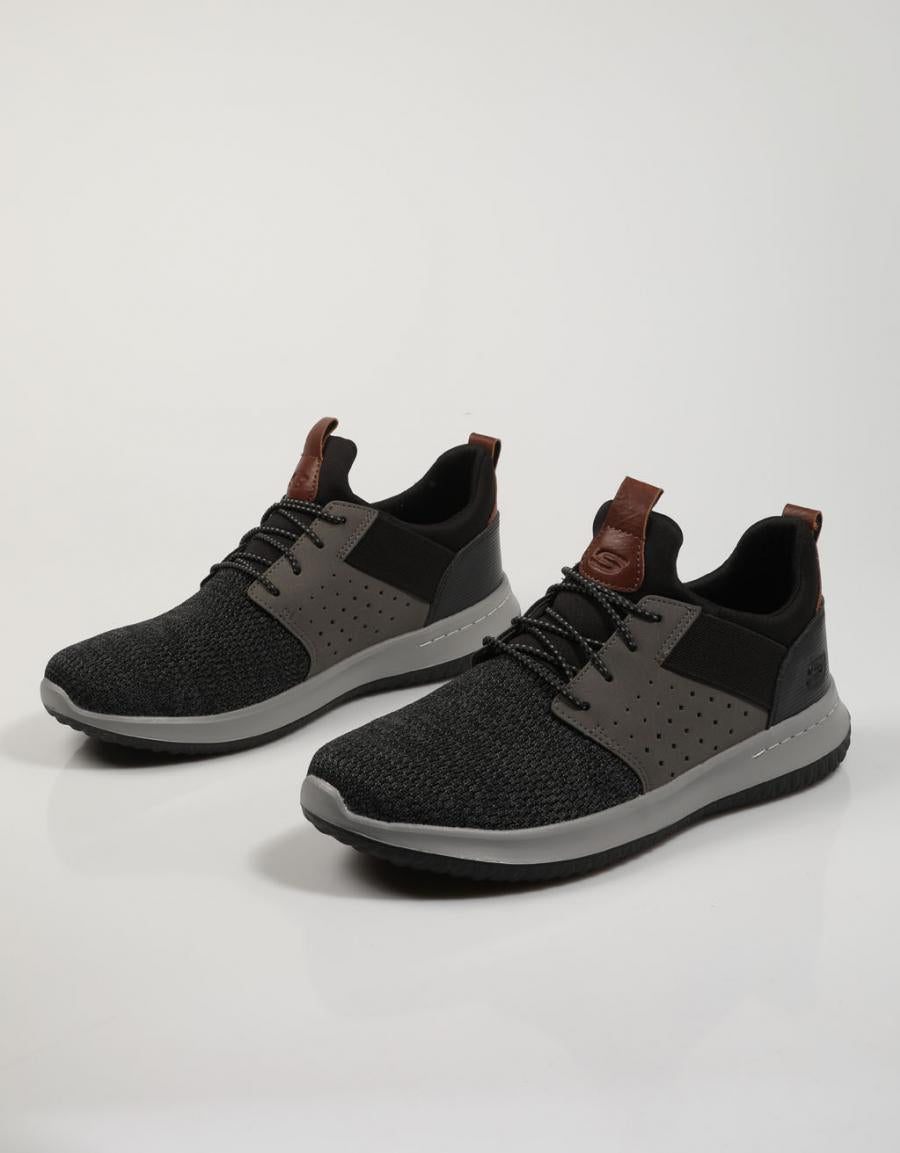 ZAPATOS SPORT SKECHERS DELSON en color Negro