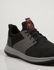 ZAPATOS SPORT SKECHERS DELSON en color Negro