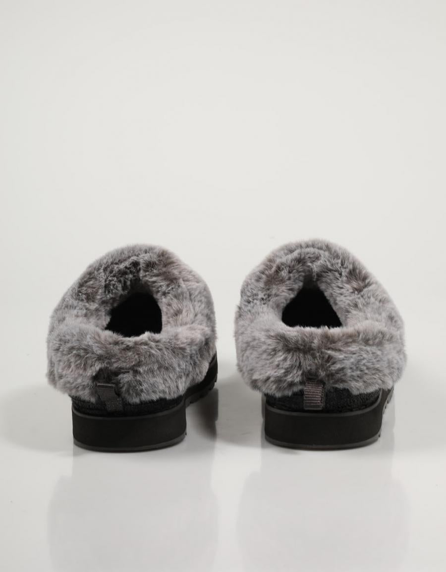 ZAPATILLAS CASA SKECHERS KEEPSAKES en color Gris