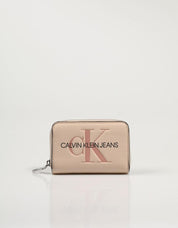 CARTERA CALVIN KLEIN SCULPTED en color Beige