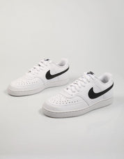 ZAPATILLAS NIKE COURT en color Blanco