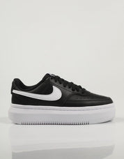 ZAPATILLAS NIKE COURT en color Negro