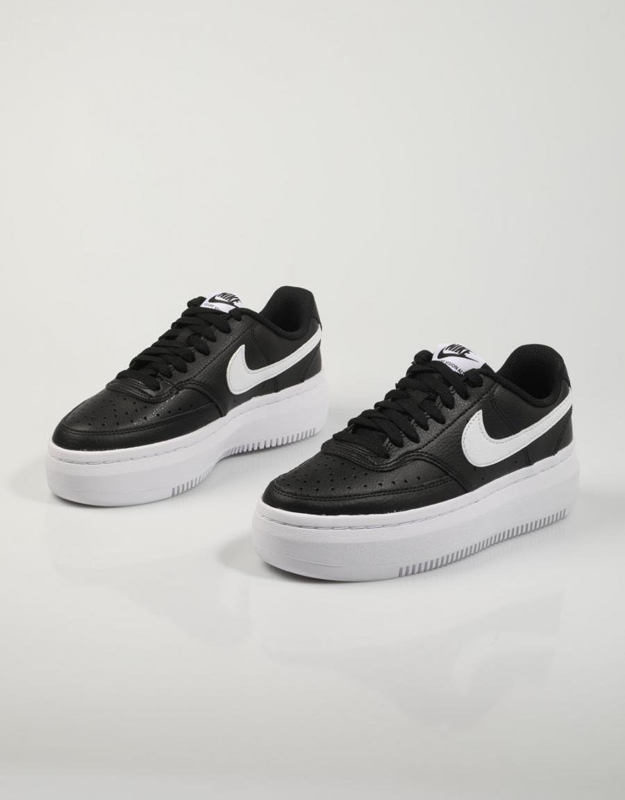 ZAPATILLAS NIKE COURT en color Negro
