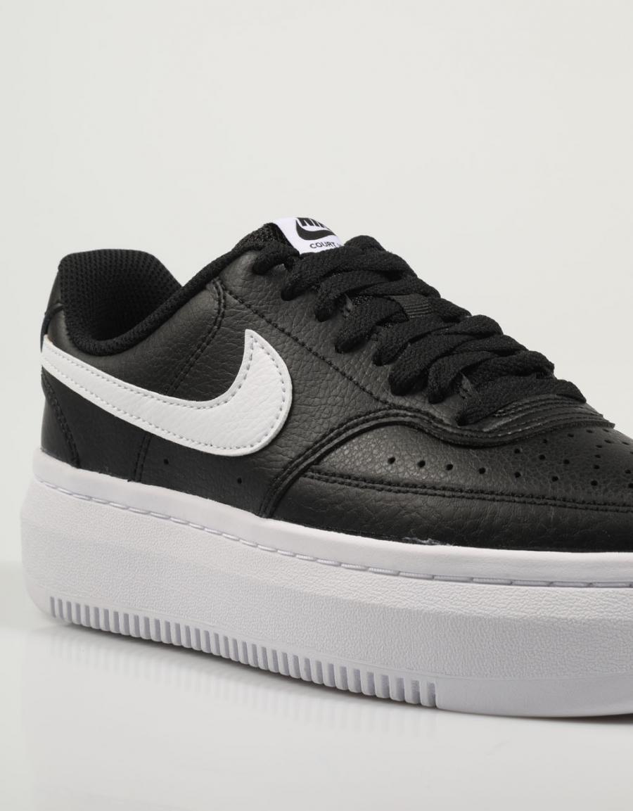 ZAPATILLAS NIKE COURT en color Negro