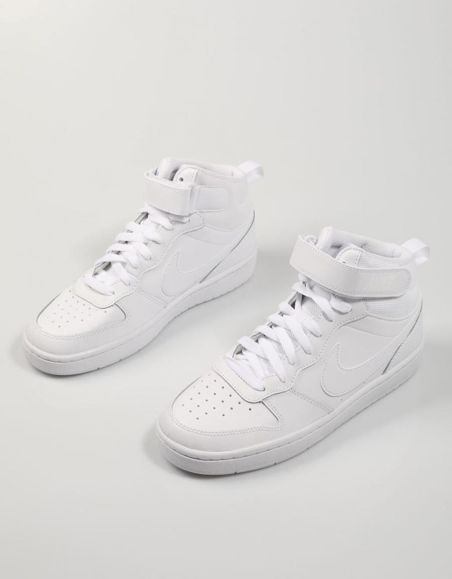 ZAPATILLAS NIKE COURT en color Blanco