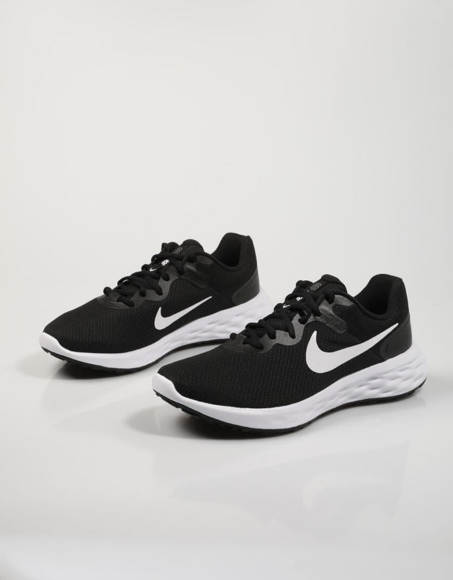 ZAPATILLAS NIKE REVOLUTION en color Negro