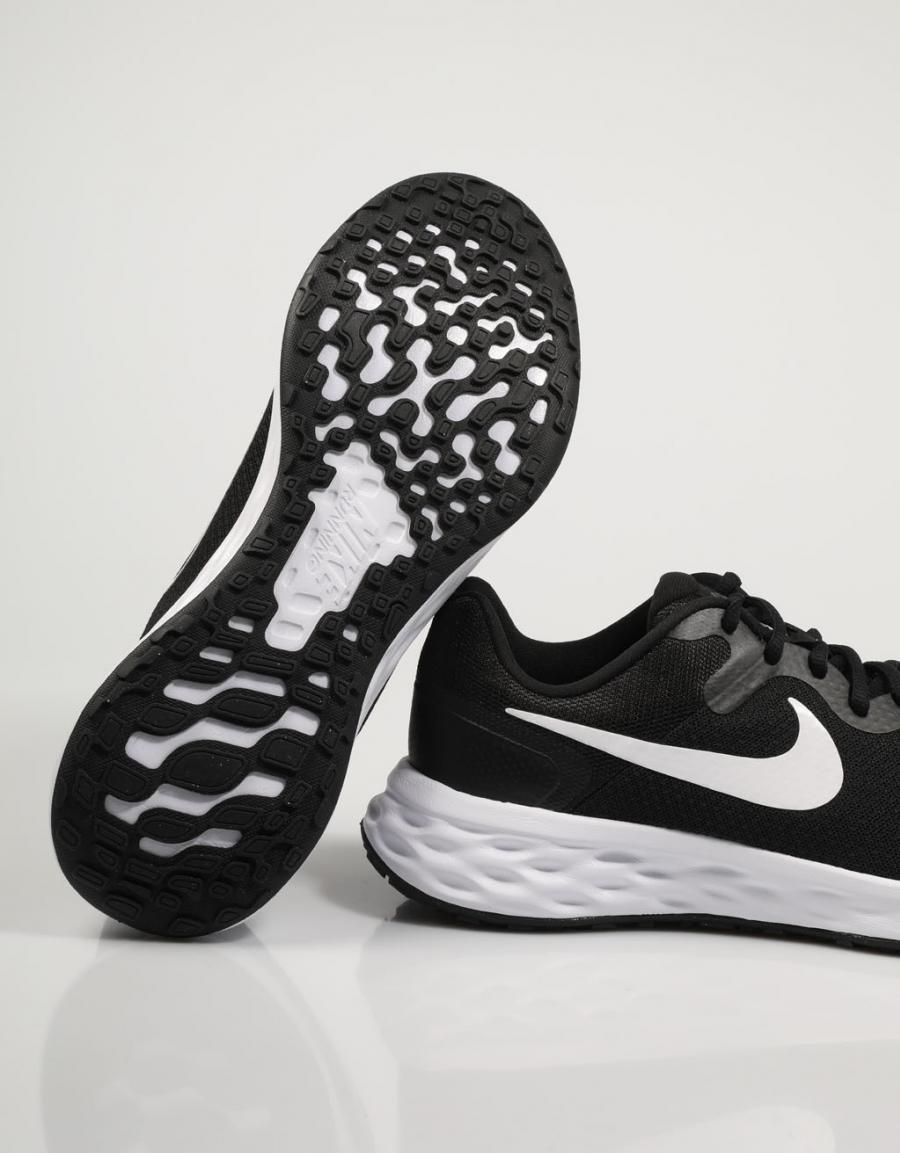 ZAPATILLAS NIKE REVOLUTION en color Negro