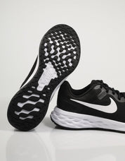 ZAPATILLAS NIKE REVOLUTION en color Negro
