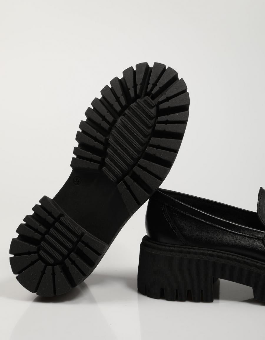 ZAPATOS SPORT REBECCA HOPE 2406 en color Negro