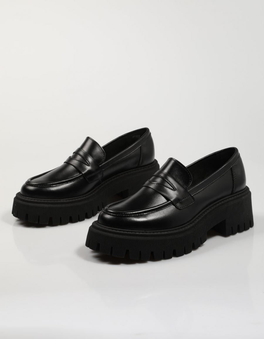 ZAPATOS SPORT REBECCA HOPE 2401 en color Negro