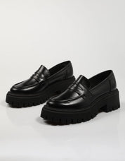 ZAPATOS SPORT REBECCA HOPE 2401 en color Negro