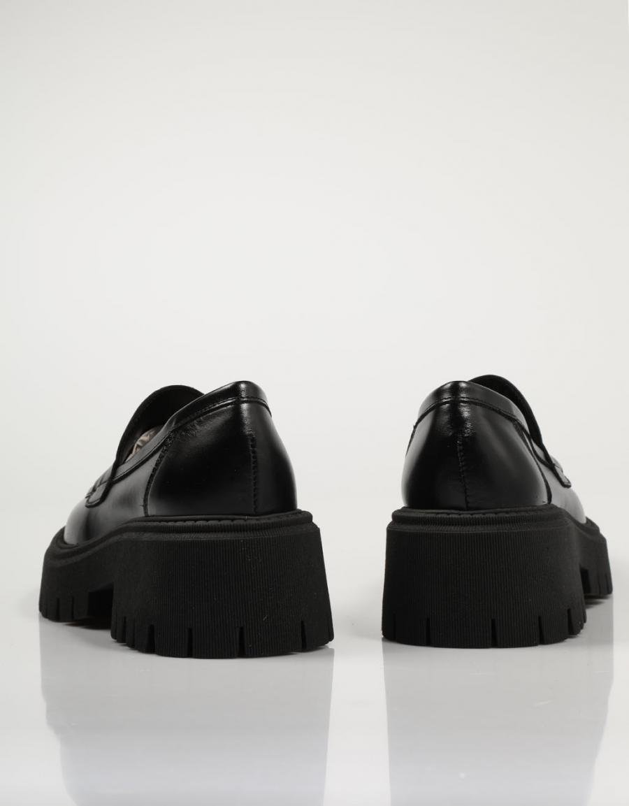 ZAPATOS SPORT REBECCA HOPE 2401 en color Negro