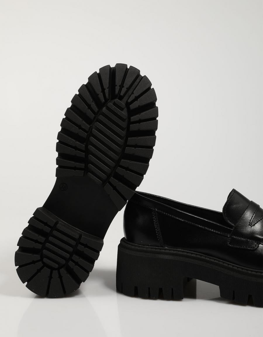 ZAPATOS SPORT REBECCA HOPE 2401 en color Negro