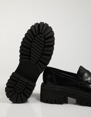 ZAPATOS SPORT REBECCA HOPE 2401 en color Negro