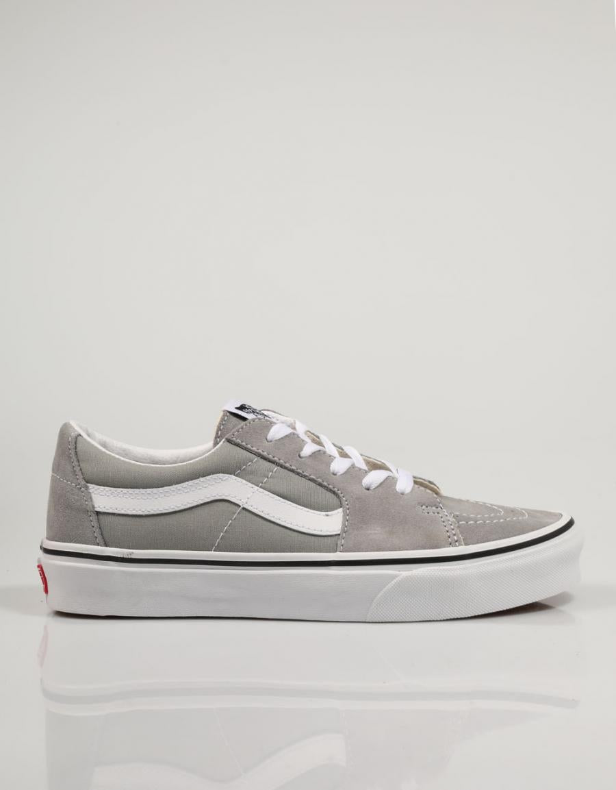 ZAPATILLAS VANS SK8 LOW en color Gris