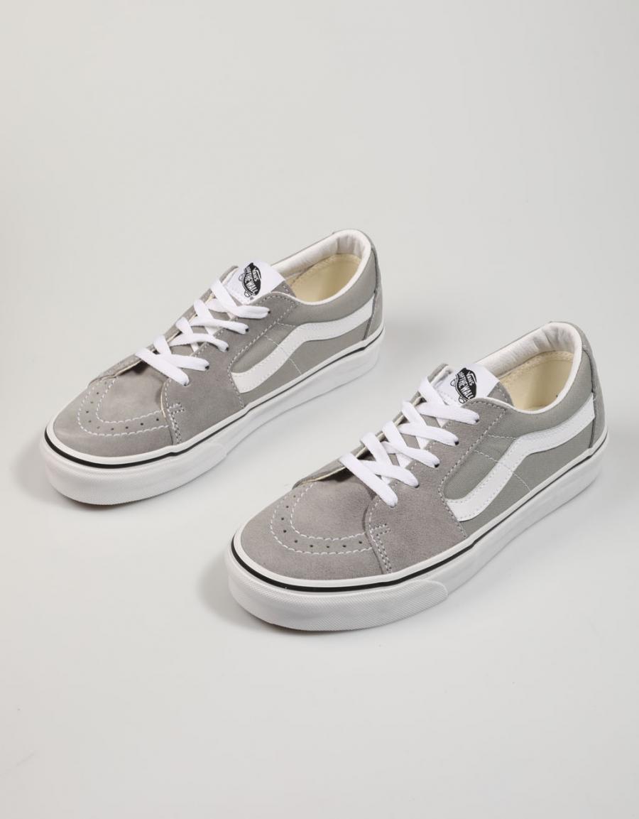ZAPATILLAS VANS SK8 LOW en color Gris
