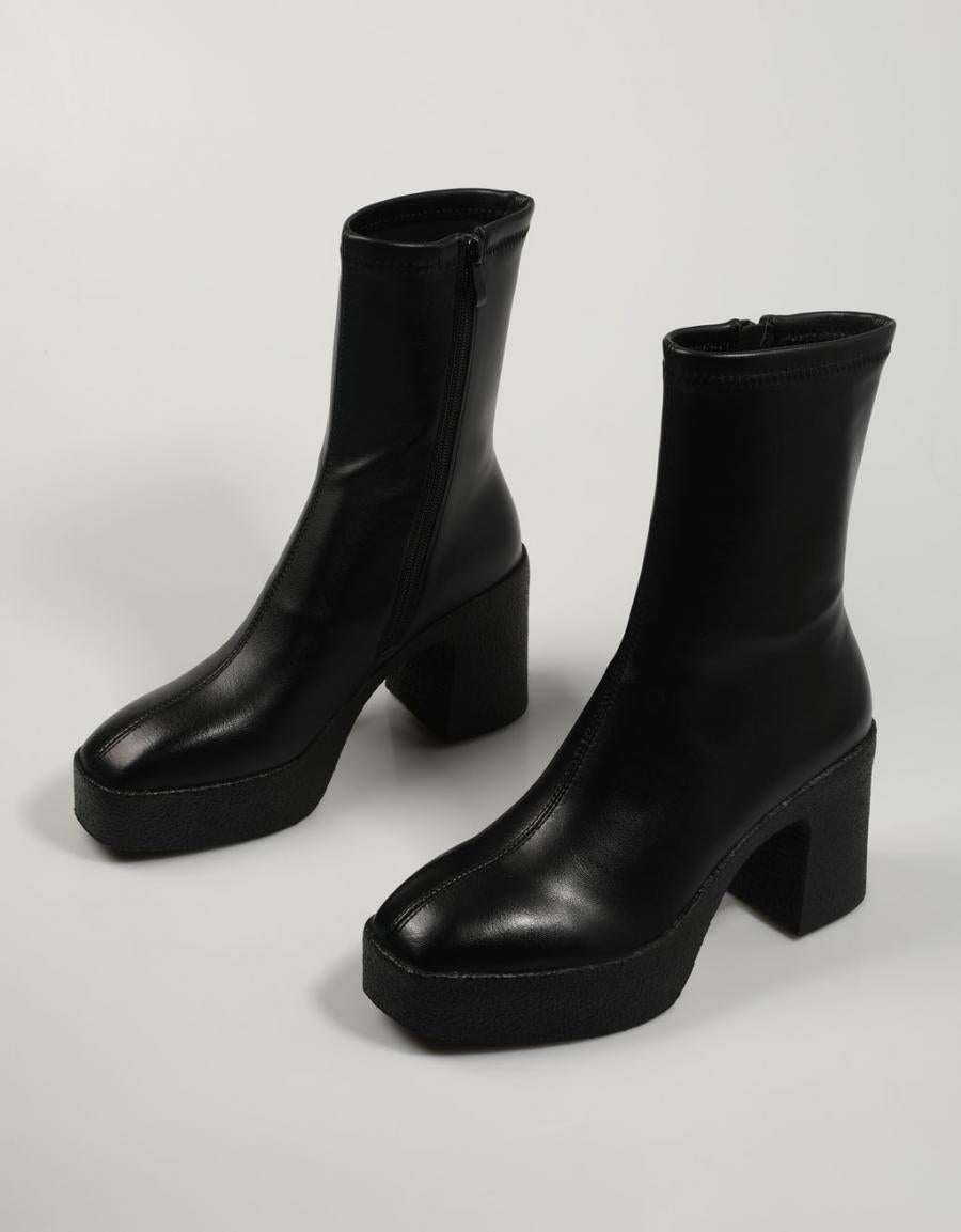 BOTINES NOA HARMON 8448 en color Negro