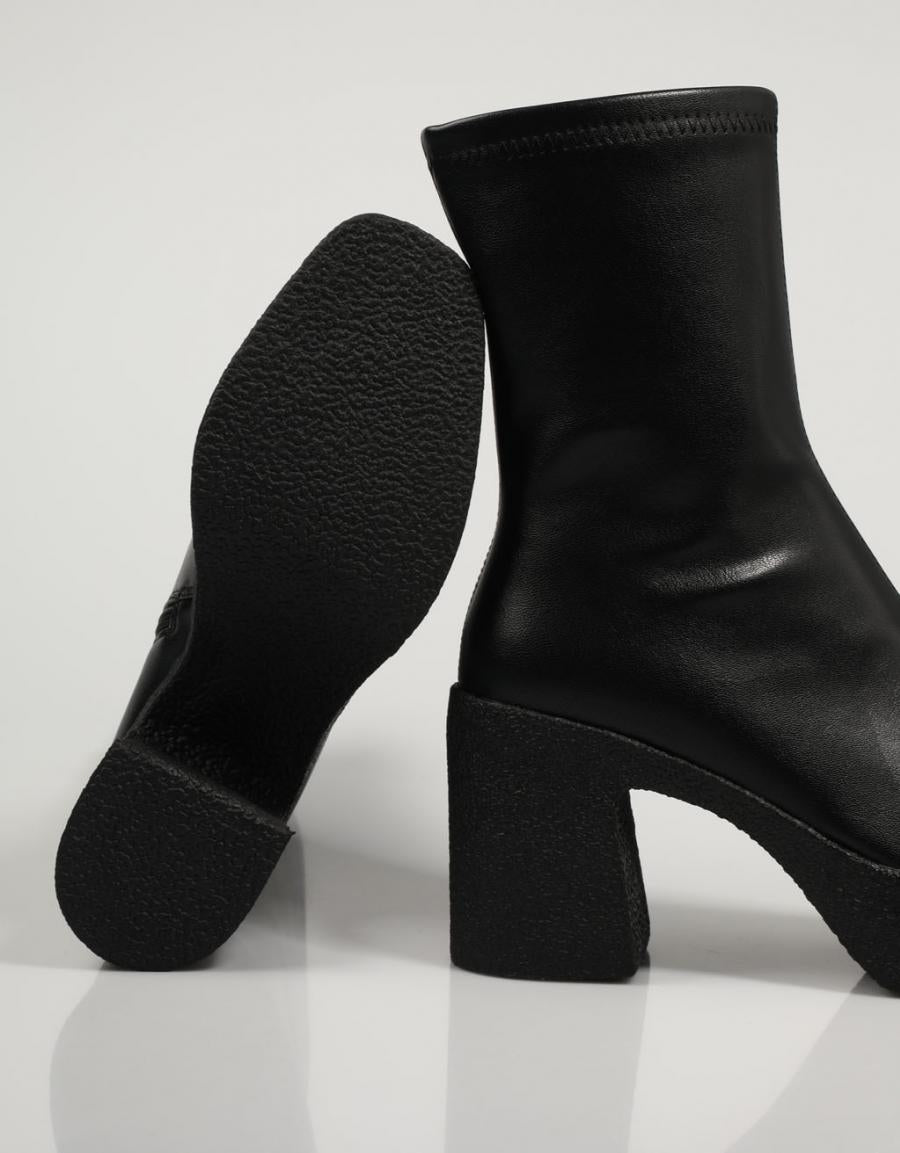 BOTINES NOA HARMON 8448 en color Negro