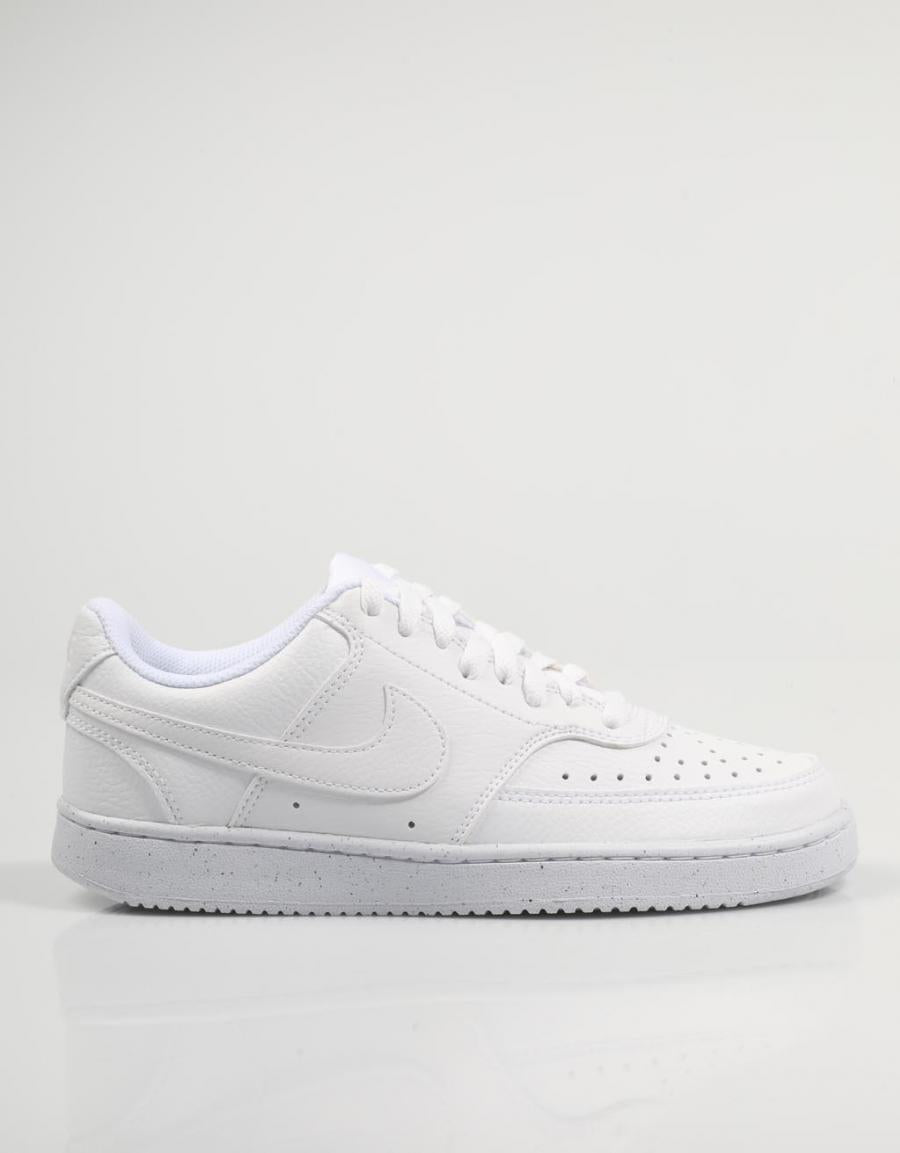 ZAPATILLAS NIKE COURT en color Blanco