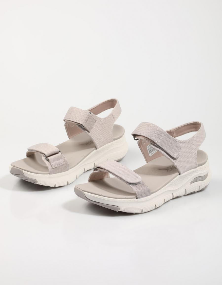 SANDALIAS SKECHERS 119247 ARCH FIT TOURISTY en color Taupe
