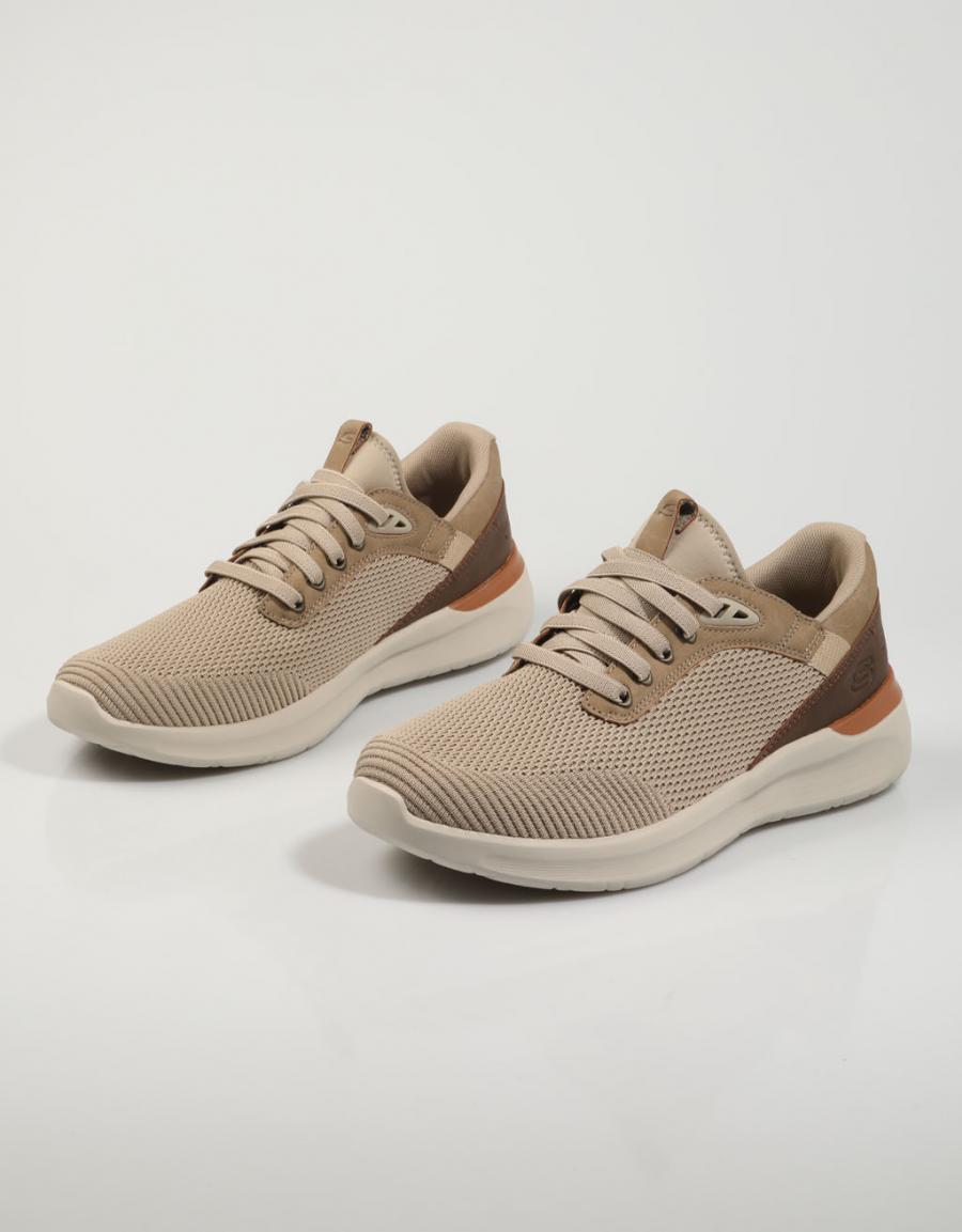 ZAPATOS SPORT SKECHERS 210406  LATTIMORE en color Beige