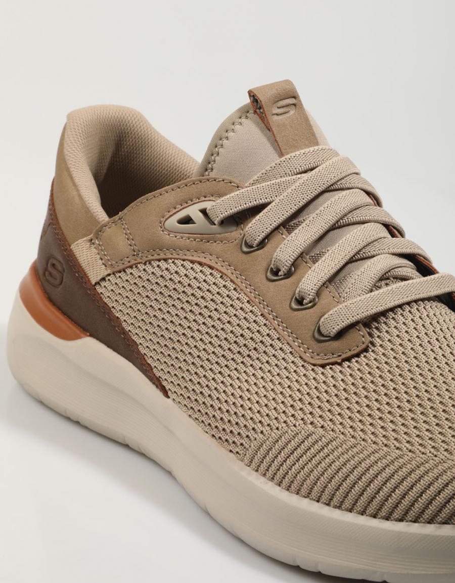 ZAPATOS SPORT SKECHERS 210406  LATTIMORE en color Beige