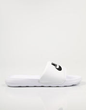 CHANCLAS NIKE VICTORI ONE en color Blanco