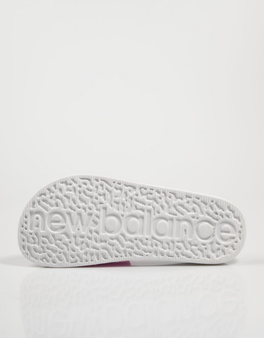CHANCLAS NEW BALANCE SUF50 en color Fuxia